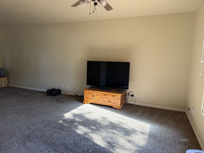 Building Photo - 300 S 300 E