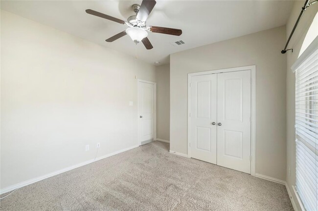Building Photo - 16602 Highland Country Dr