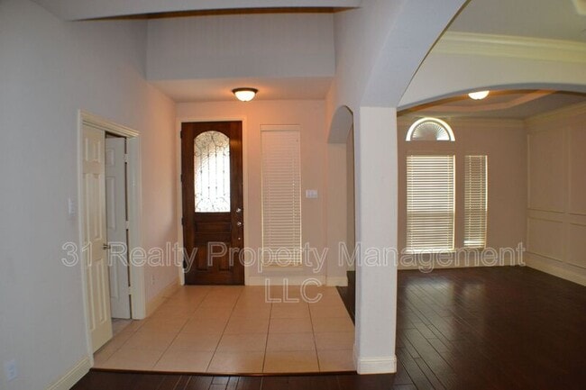 Building Photo - 6428 Abbotsford Dr