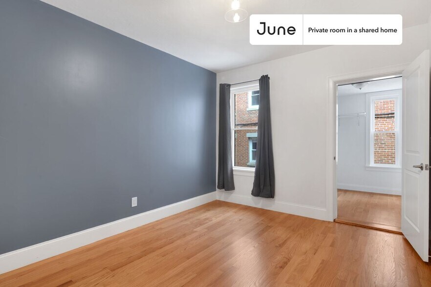 Building Photo - Room in Shared 5 bed/2 bath home in Allston