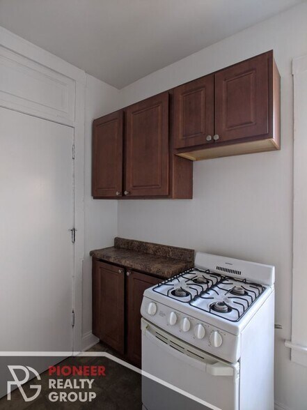 Building Photo - 2651 N Spaulding Ave