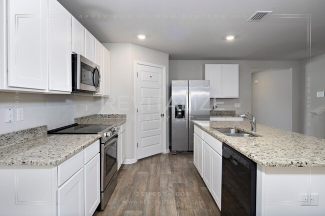 Building Photo - Beautiful 2-Story 5 BD 3 BA House in Spani...