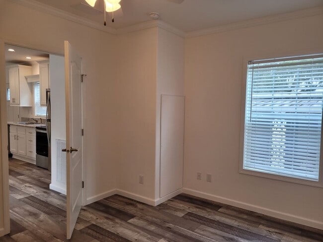 Building Photo - 5600 Jennie St