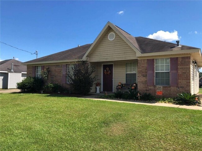 Building Photo - SOUGHT AFTER WEST MOBILE!