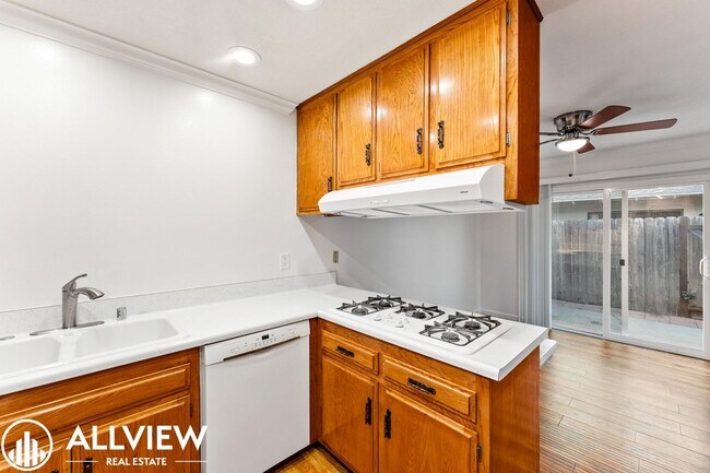 Building Photo - 7572 Amazon Dr