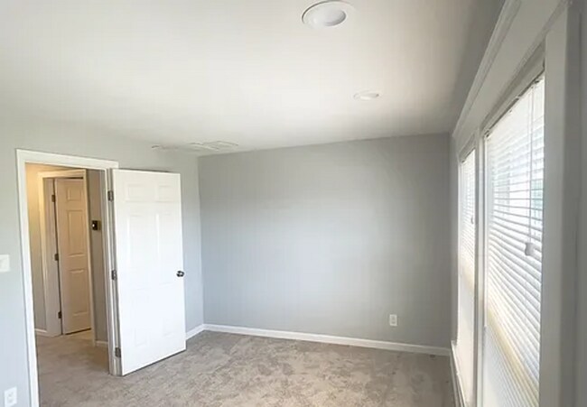 Building Photo - 6580 Kugler Mill Rd