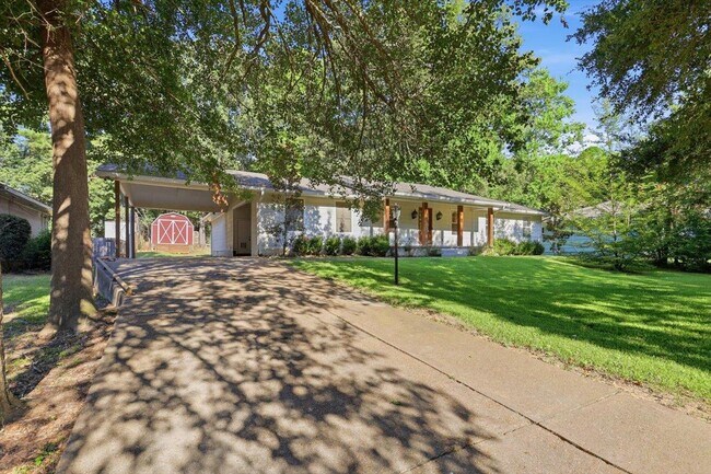 Building Photo - 117 McCree Dr