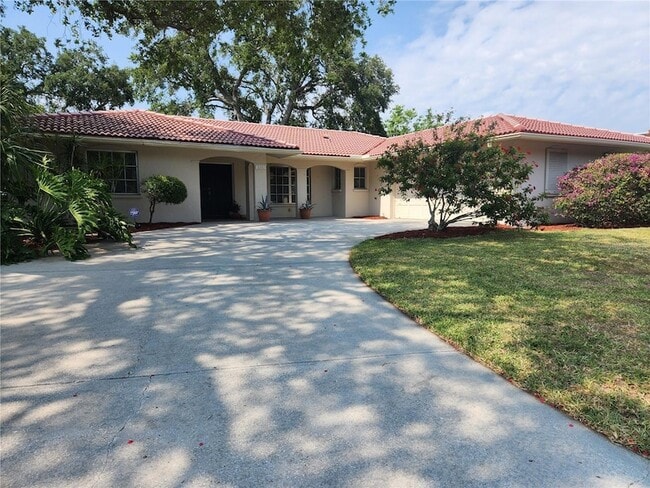 Primary Photo - 3331 Seaview St