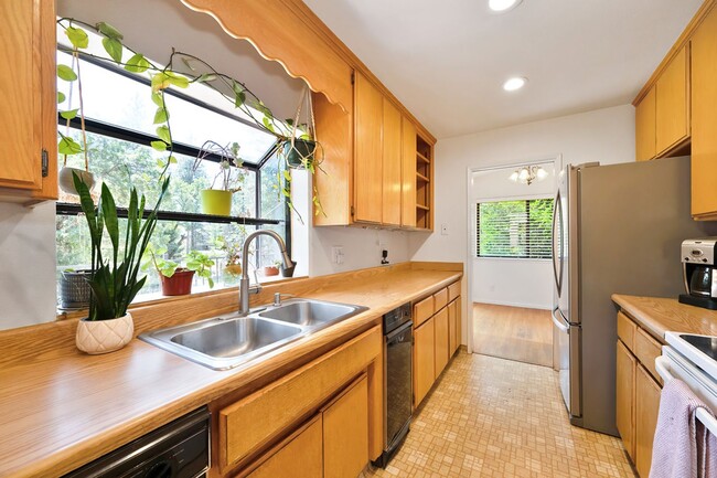 Building Photo - 3-Bedroom Home on a Foresthill Cul-de-Sac
