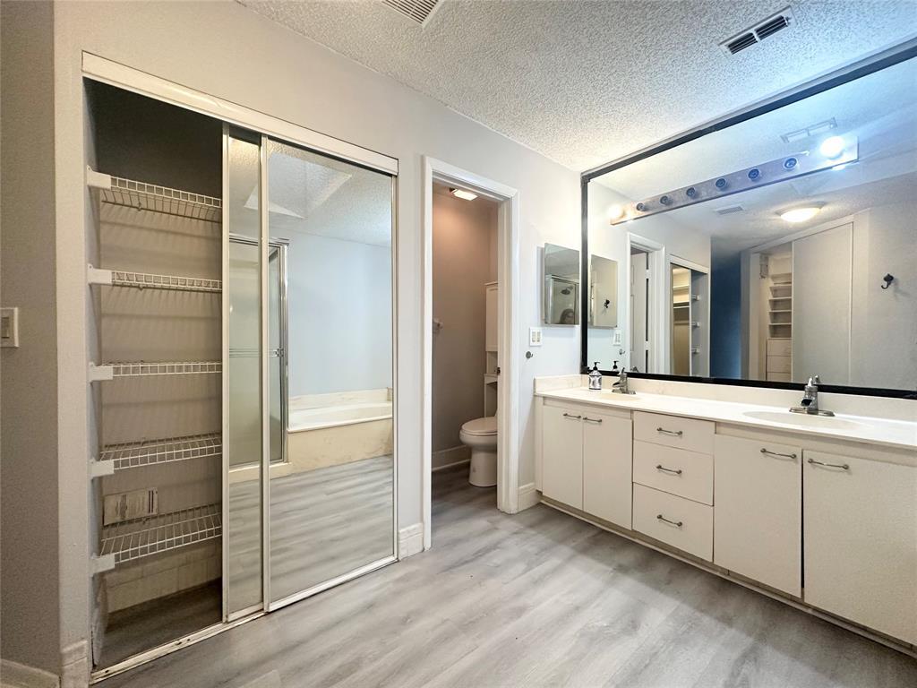 Building Photo - 10461 NW 12th Ct