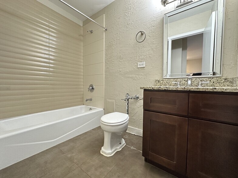 Building Photo - 4180 N Marine Dr