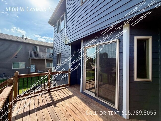 Building Photo - 4808 W Cayman St