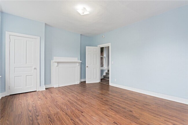 Building Photo - Beautiful Renovated 5 Bedroom House!