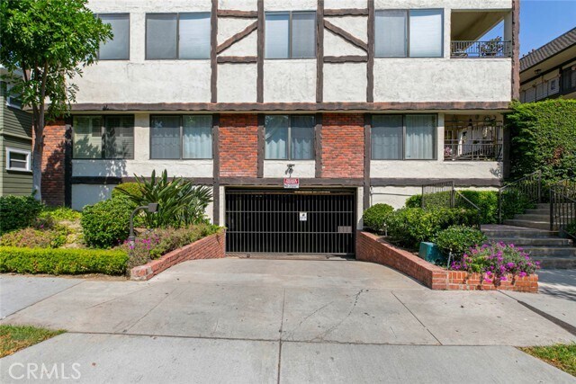 Building Photo - 234 N Kenwood St