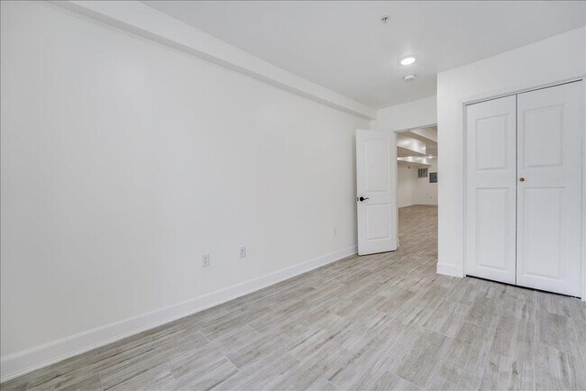 Building Photo - 260 Palisade Ave