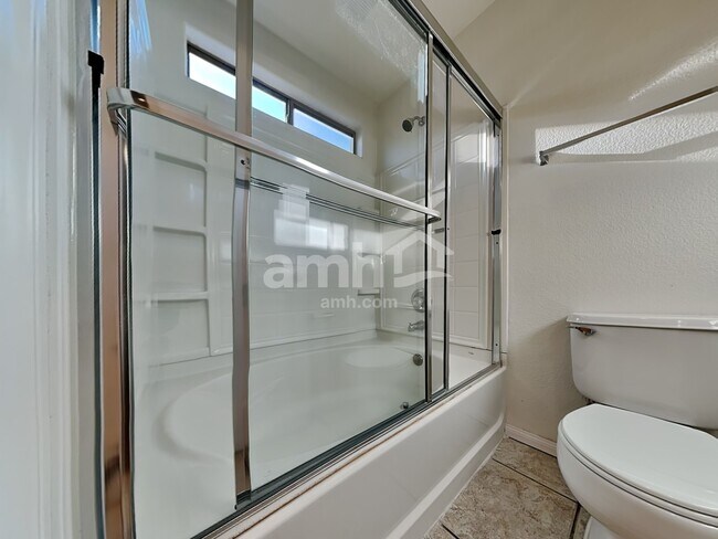 Building Photo - 611 Desert Silk Ct