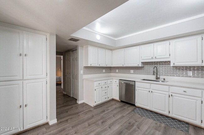 Building Photo - 5110 N 31st Way