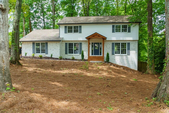 Building Photo - 280 E Valley Dr