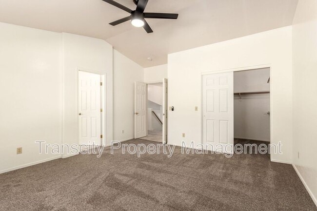 Building Photo - 3722 E Long Lake Rd