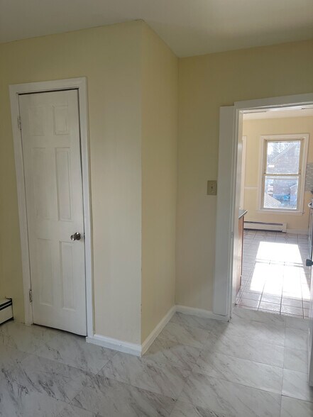 Building Photo - 24 Garden St