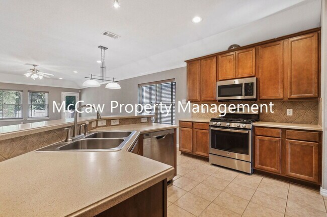 Building Photo - 604 Creekside Dr