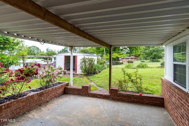 Building Photo - 3 Bedroom 2 Bathroom Home in Greeneville, TN