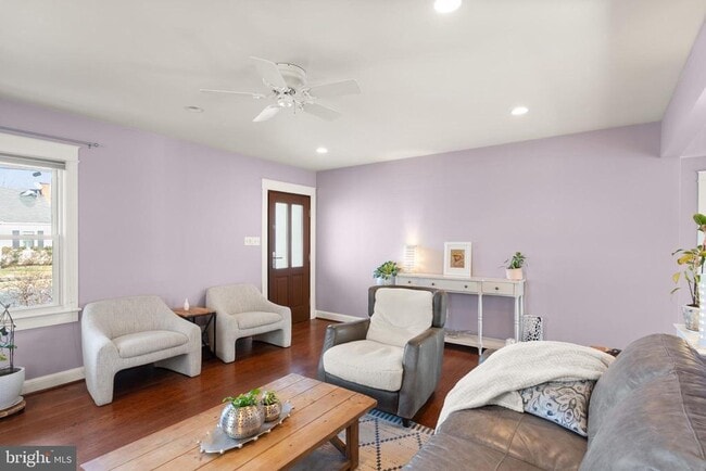 Building Photo - 1804 S Oakland St