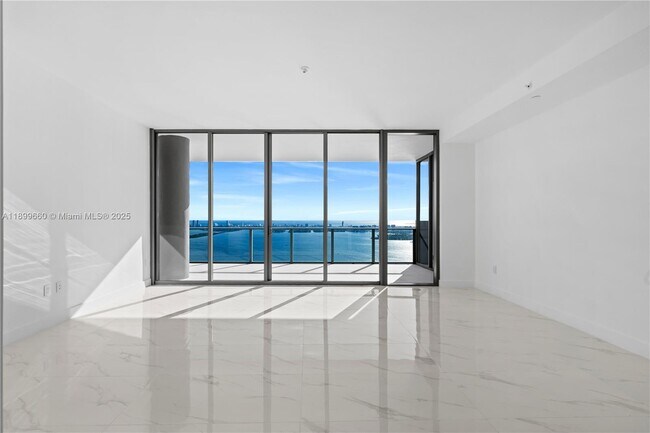 Building Photo - 700 NE 24th St