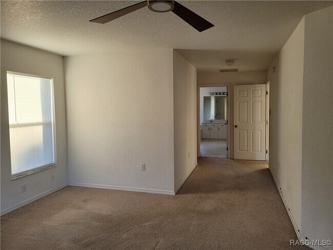 Building Photo - 2122 SW 153rd Loop