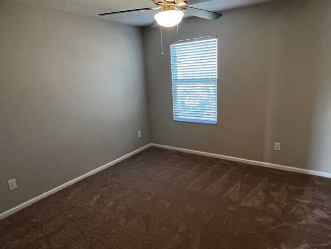 Building Photo - 5BR/3BA $2400 Monthly Rent AND One Month Free Rent!