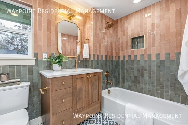 Building Photo - 2989 S Ivy St