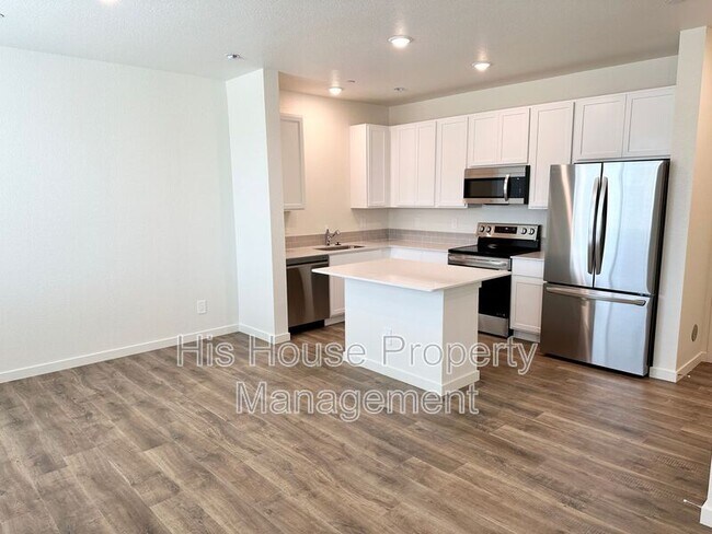 Building Photo - 3905 Canoe St