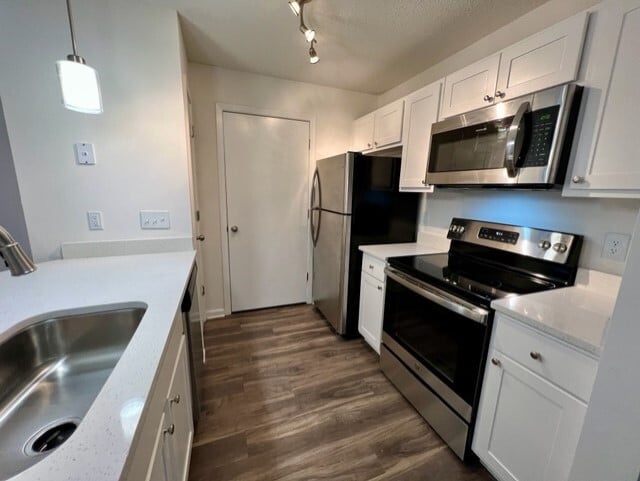 Building Photo - 20 Hamiltons Harbor Dr