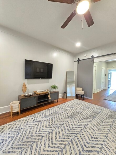 Building Photo - 805 14th St