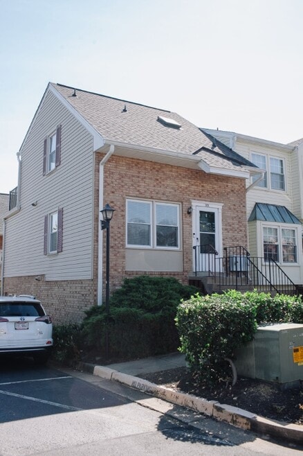 Building Photo - 92 N Bedford St