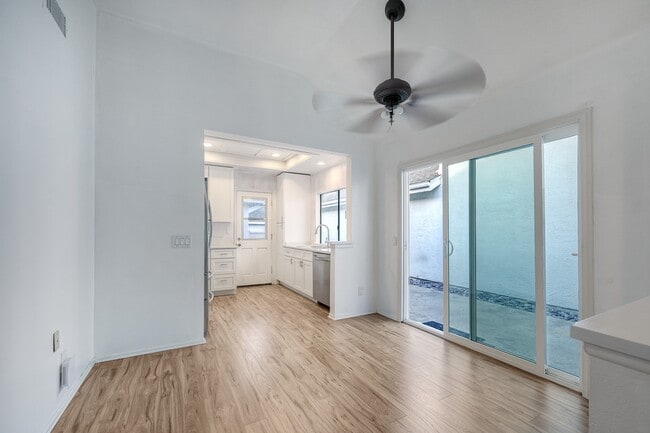 Building Photo - 806 Windward Ln