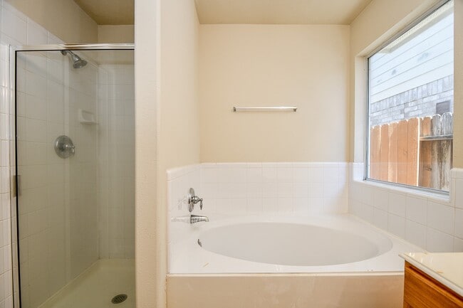 Building Photo - 13979 Maximos Dr