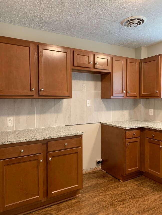 Building Photo - COMING SOON! Spacious 4 Bedroom Single-Family Home - No Carpet