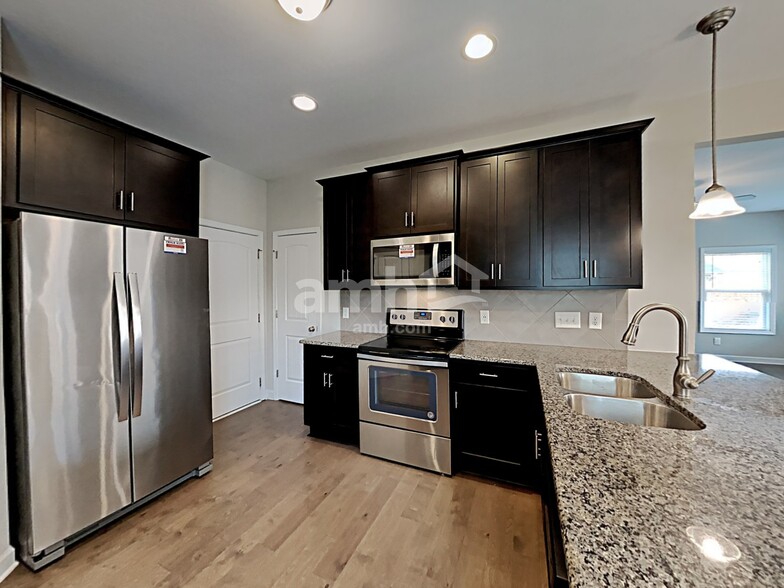 Building Photo - 236 Lanier Pl