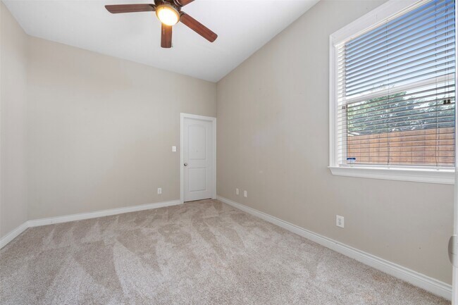 Building Photo - 6524 Calder St