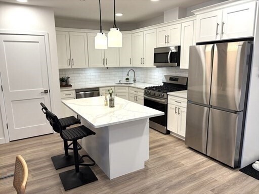 Building Photo - 1133 N Shore Rd