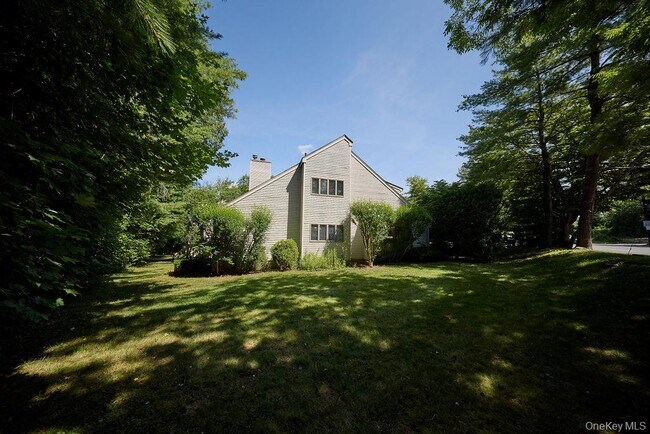 Building Photo - 23 Evon Ct