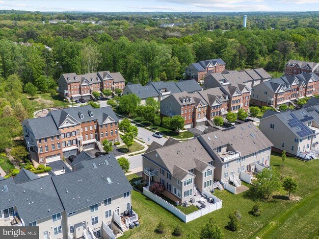 Building Photo - 8512 Pine Springs Dr