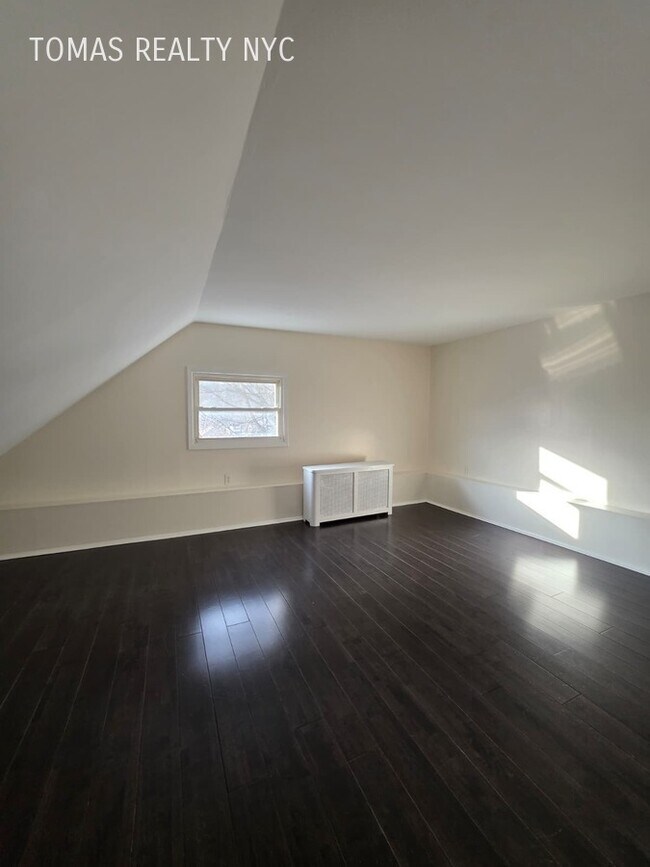 Building Photo - 35 Altonwood Pl