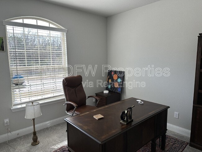 Building Photo - 2222 McMullin Dr