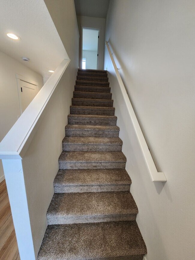 Building Photo - 1006 Peach Rd