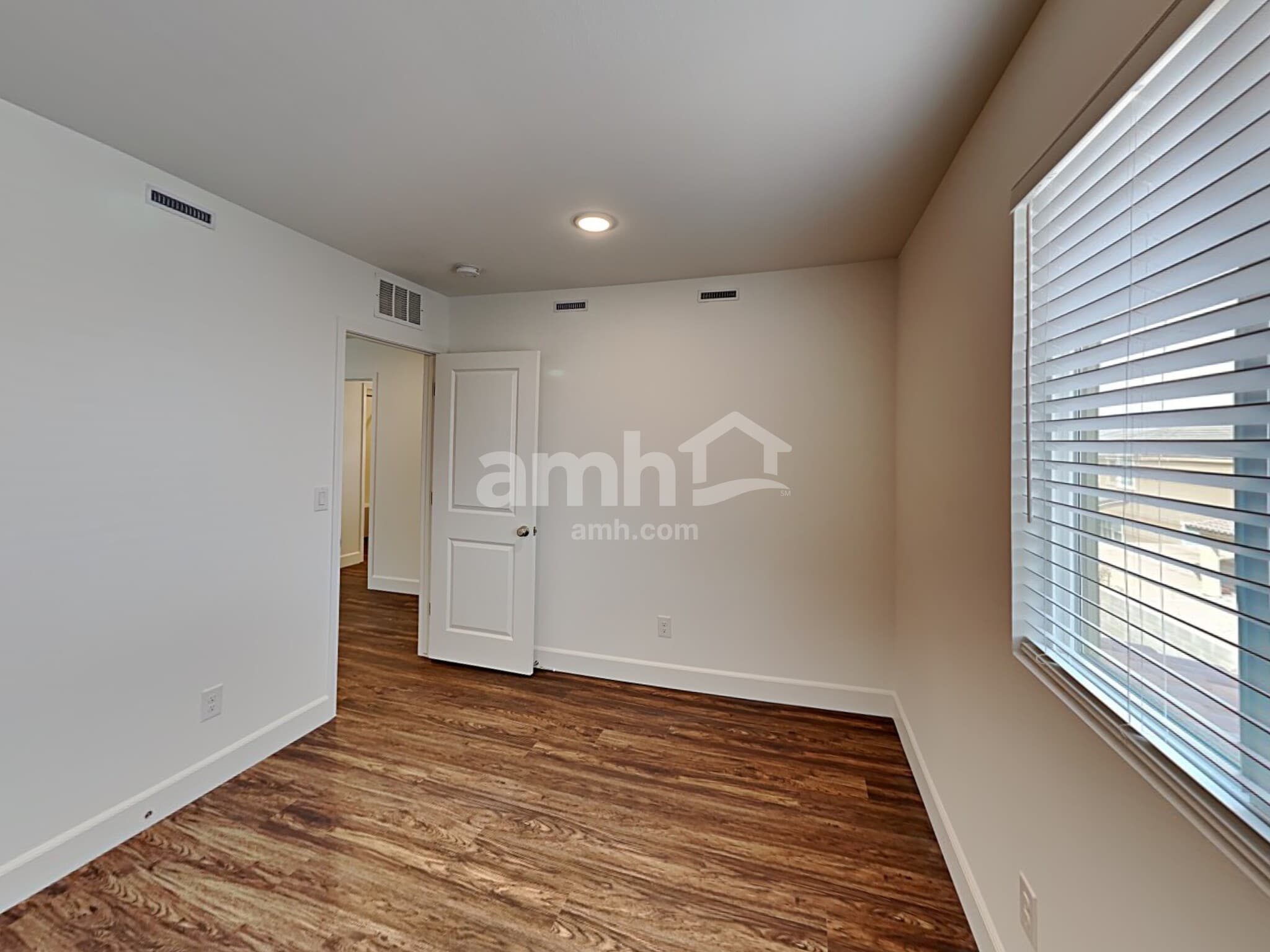 Building Photo - 9142 Crocker Pt Ct