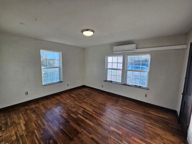 Building Photo - 3130 S School Ave