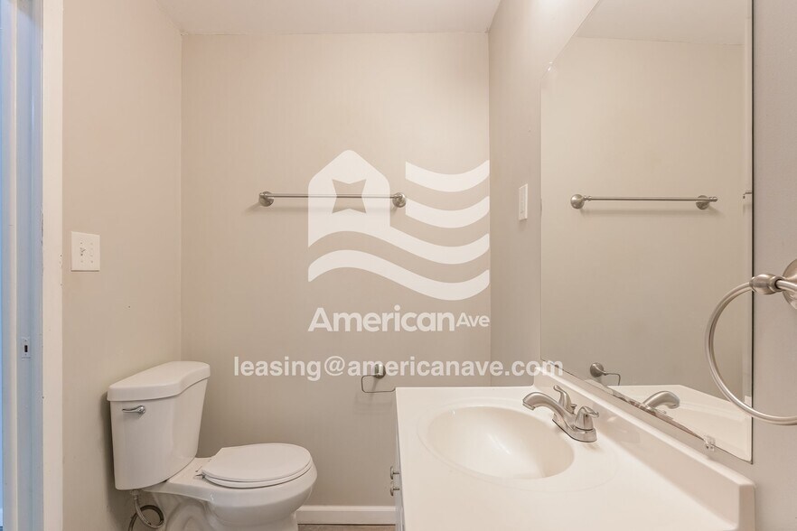 Building Photo - 2220 Gaebler Ave