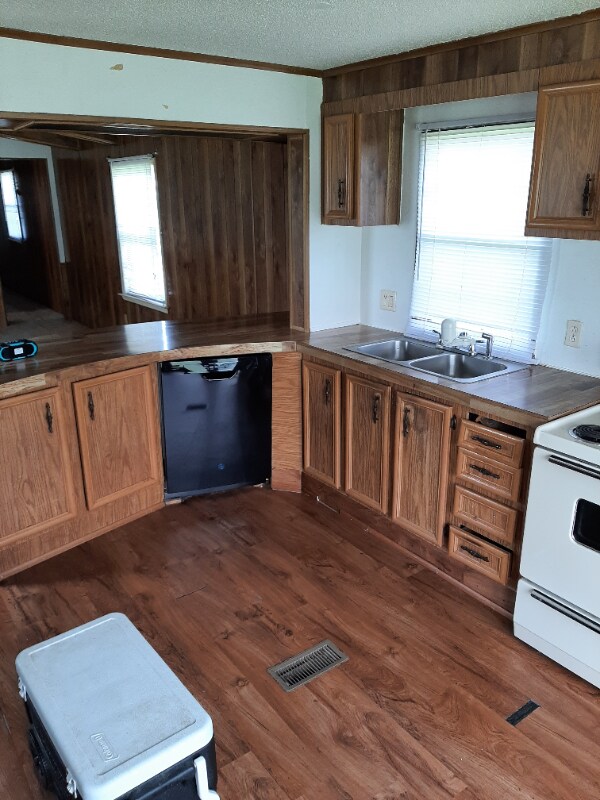 Building Photo - 5006 Willow Run Dr